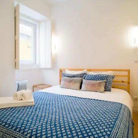 アパート Bright And Sunny