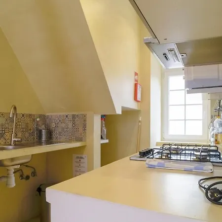 アパート Bright And Sunny