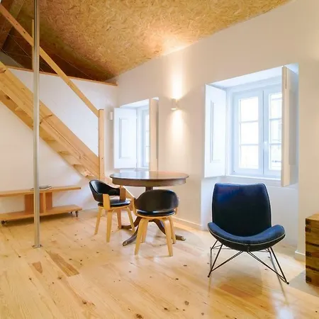 Bright And Sunny Лиссабон